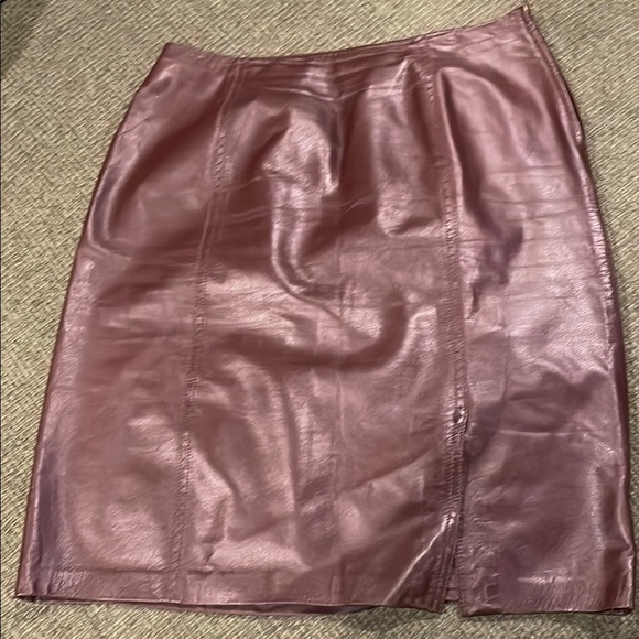 Danier Dresses & Skirts - Danier Burgundy Leather Skirt (sz 10)
